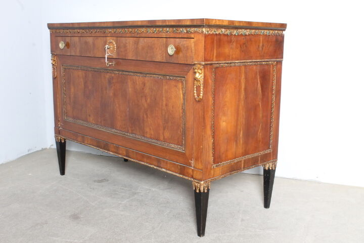 5305671 Antica splendida credenza Impero